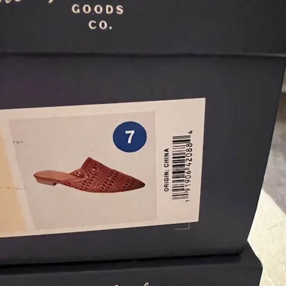 Women's Universal Thread Whisper Woven Mules - Picture 3 of 6